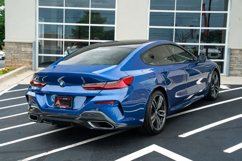 BMW 8 Series photo 12