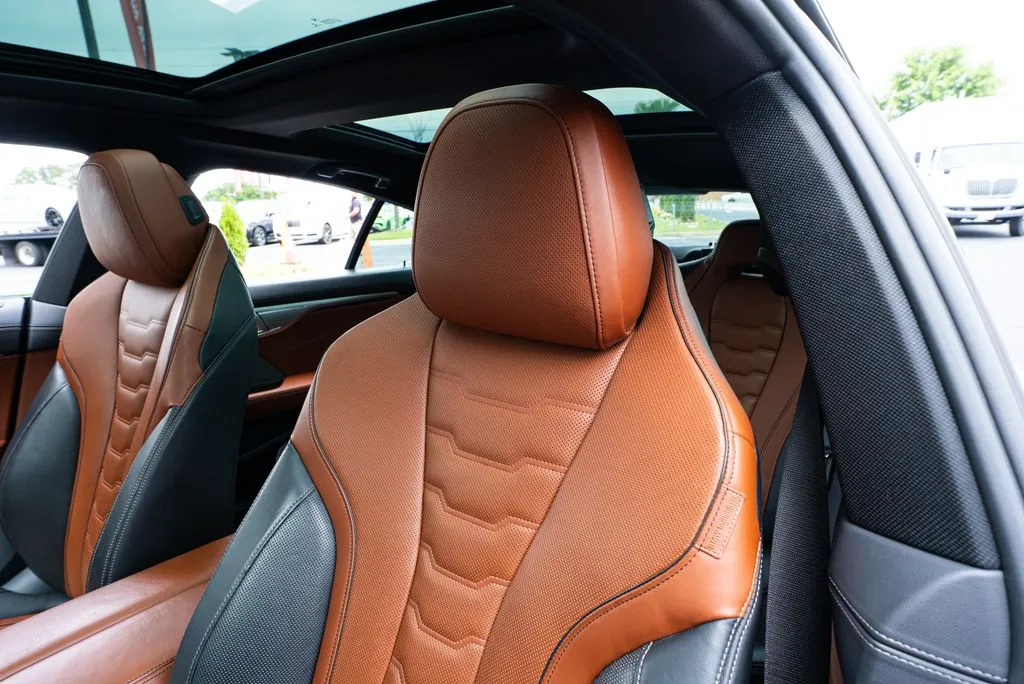 BMW 8 Series photo 34
