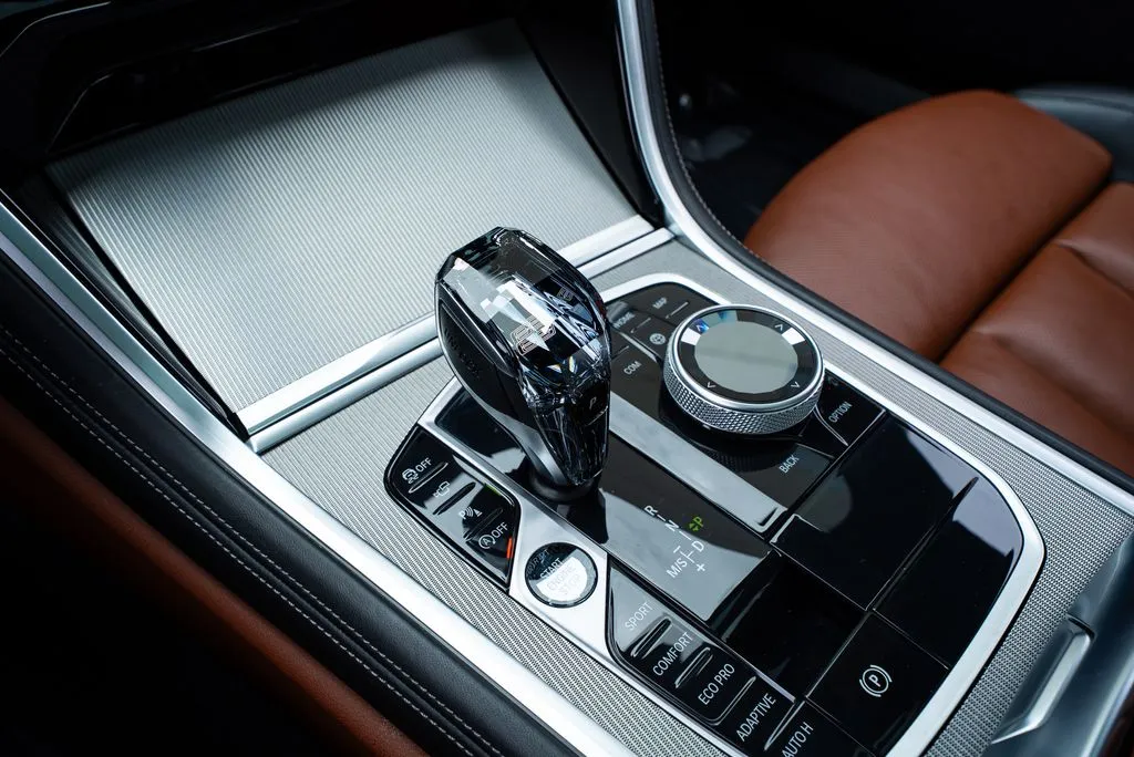 BMW 8 Series photo 43