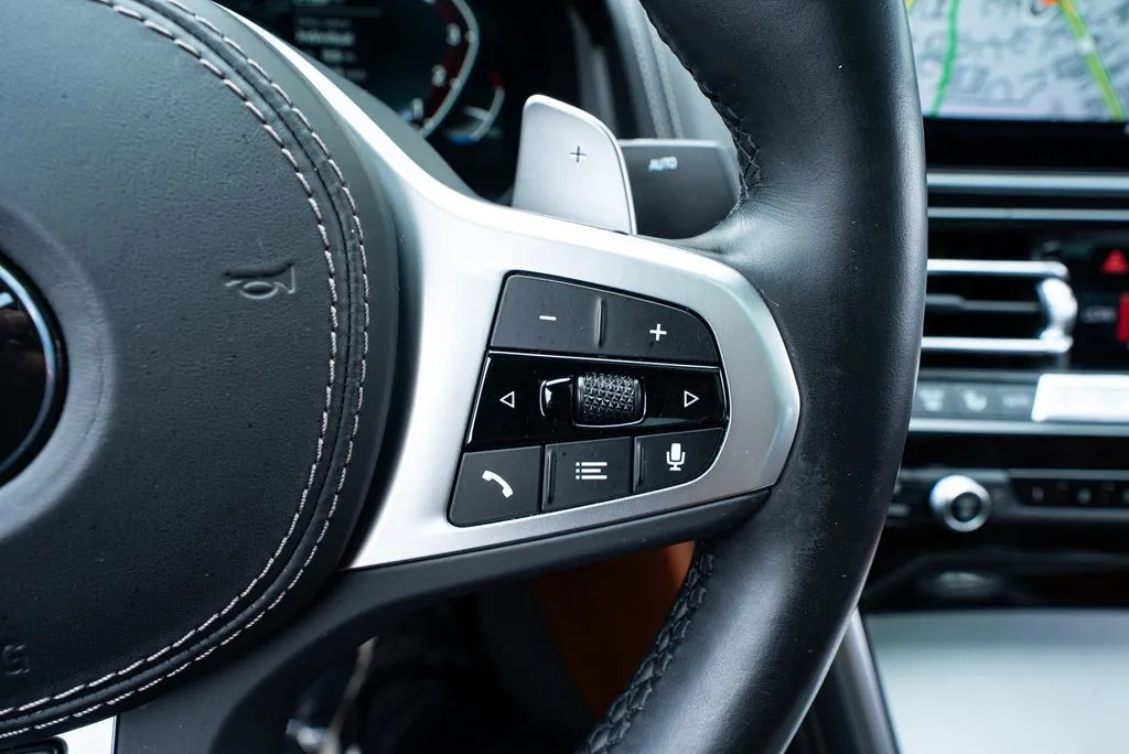 BMW 8 Series photo 37