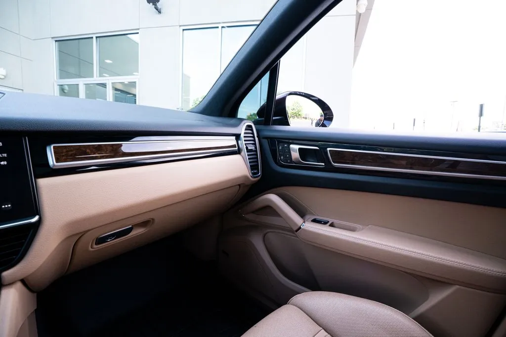 Porsche Cayenne photo 42