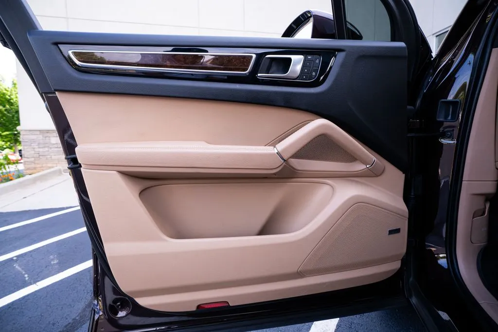 Porsche Cayenne photo 25