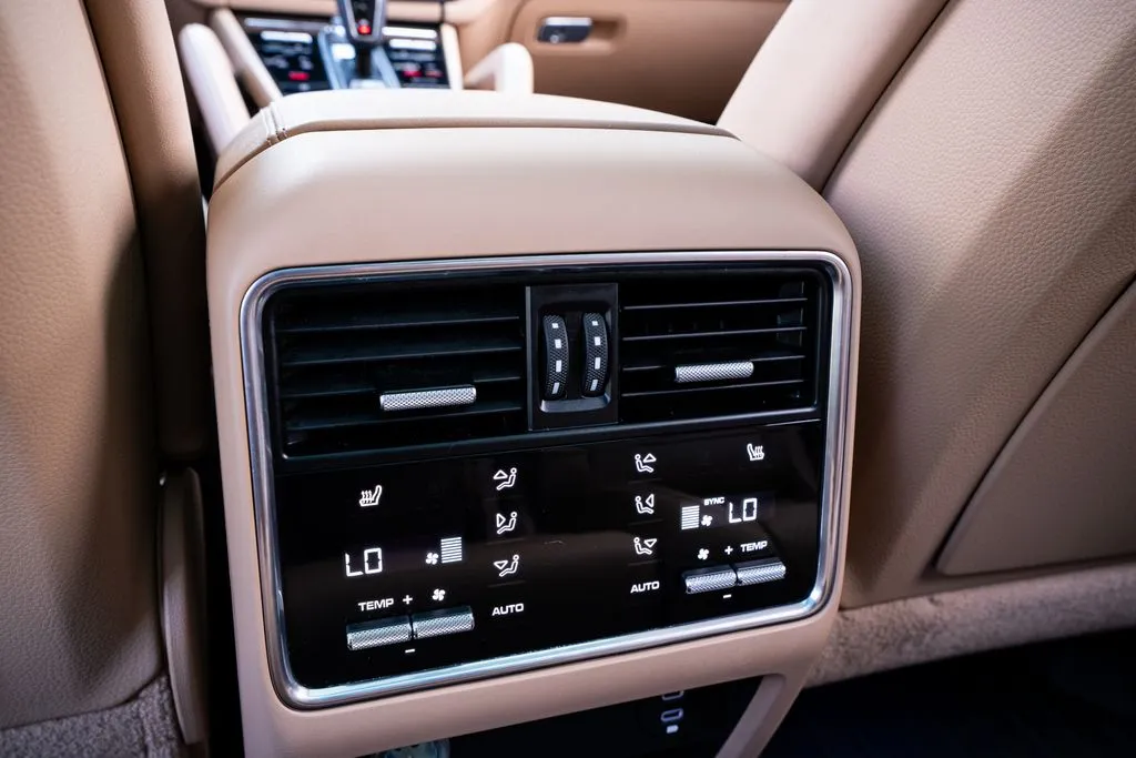 Porsche Cayenne photo 47