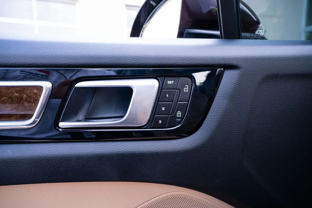 Porsche Cayenne photo 26