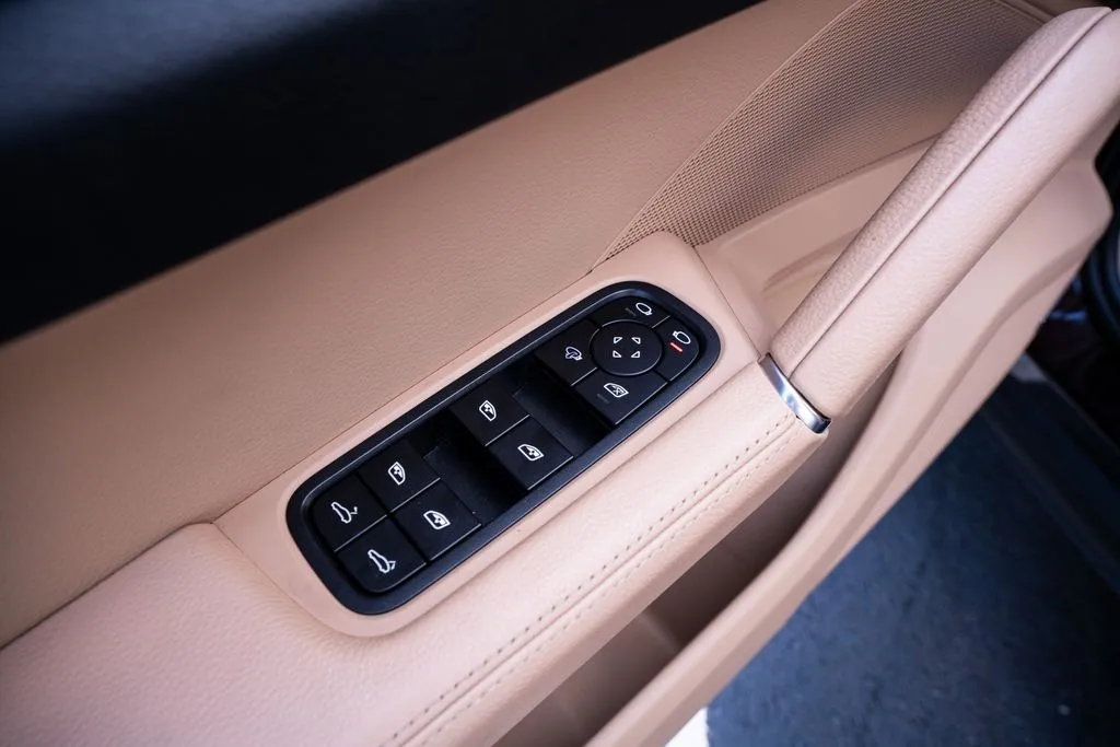 Porsche Cayenne photo 27