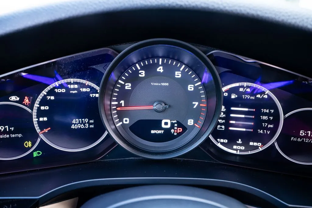 Porsche Cayenne photo 36