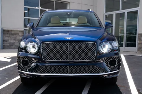 More photos of 2022 Bentley Bentayga V8 at Atlanta Autos, GA