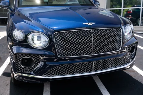 More photos of 2022 Bentley Bentayga V8 at Atlanta Autos, GA