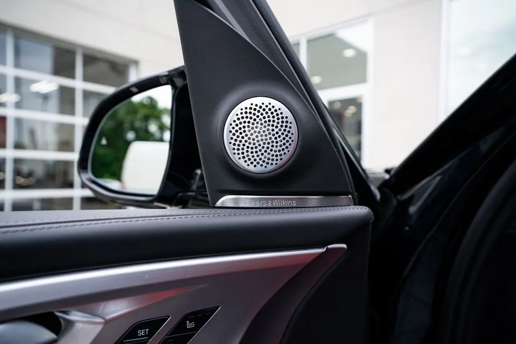 BMW XM photo 29