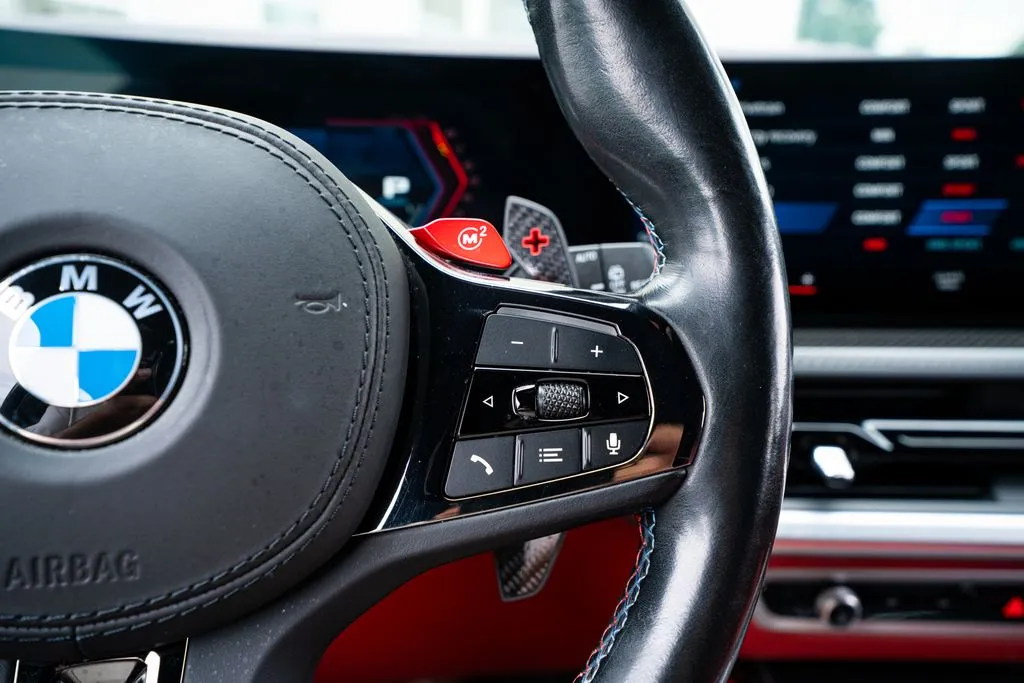 BMW XM photo 37