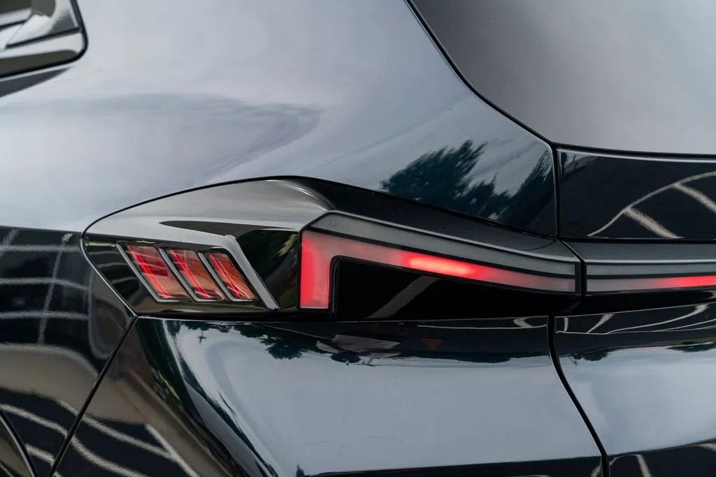 BMW XM photo 18