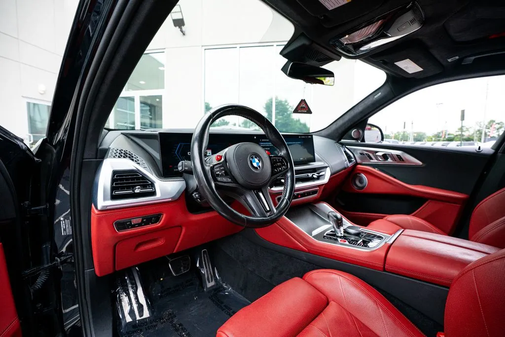 BMW XM photo 30