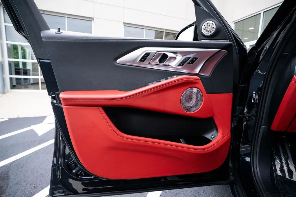 BMW XM photo 26