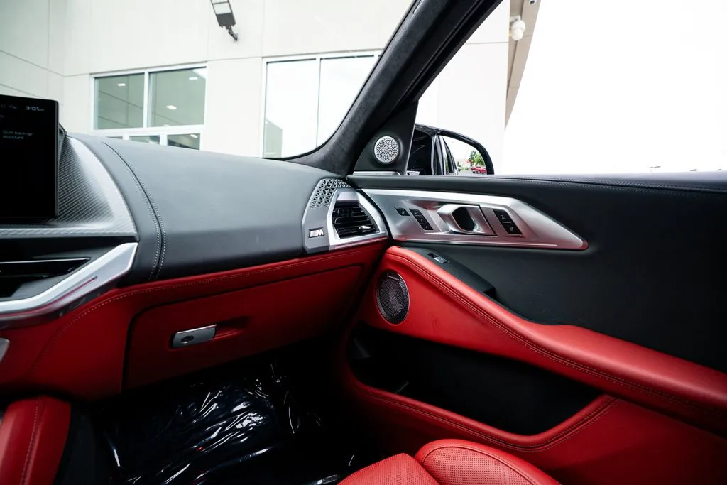 BMW XM photo 43