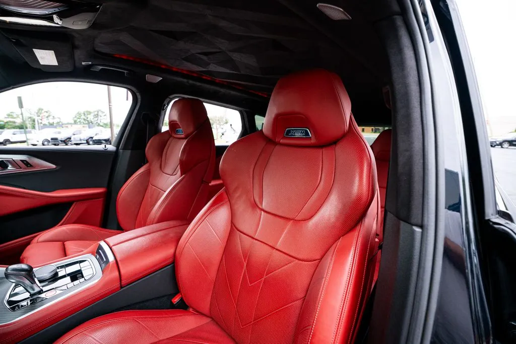 BMW XM photo 33