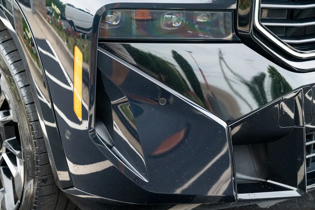 BMW XM photo 11