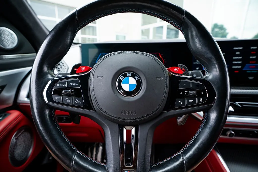 BMW XM photo 35