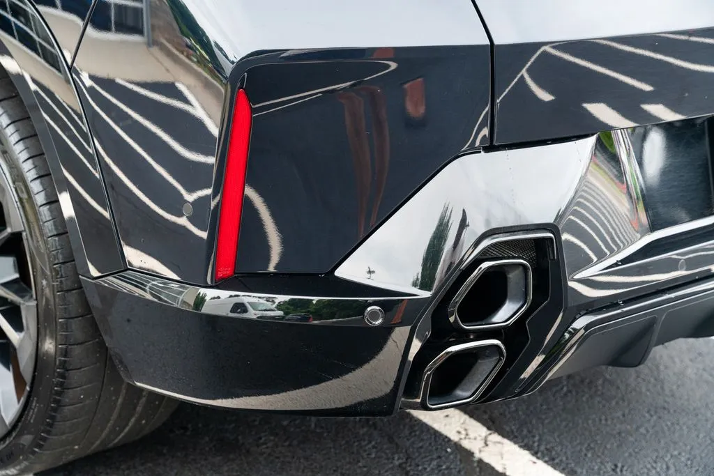 BMW XM photo 19