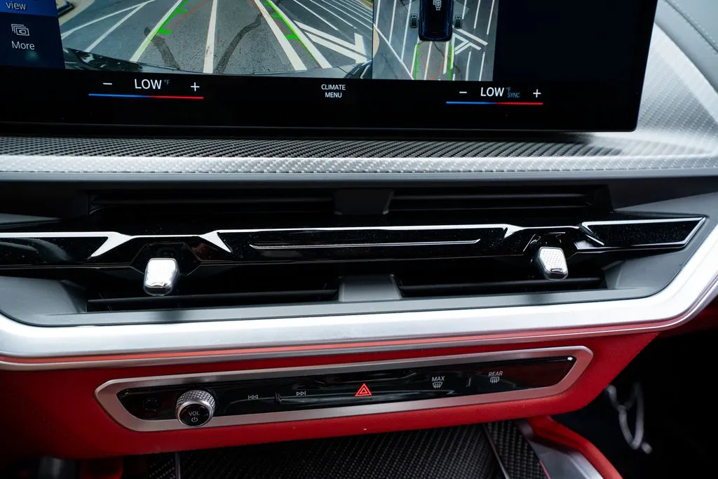 BMW XM photo 41