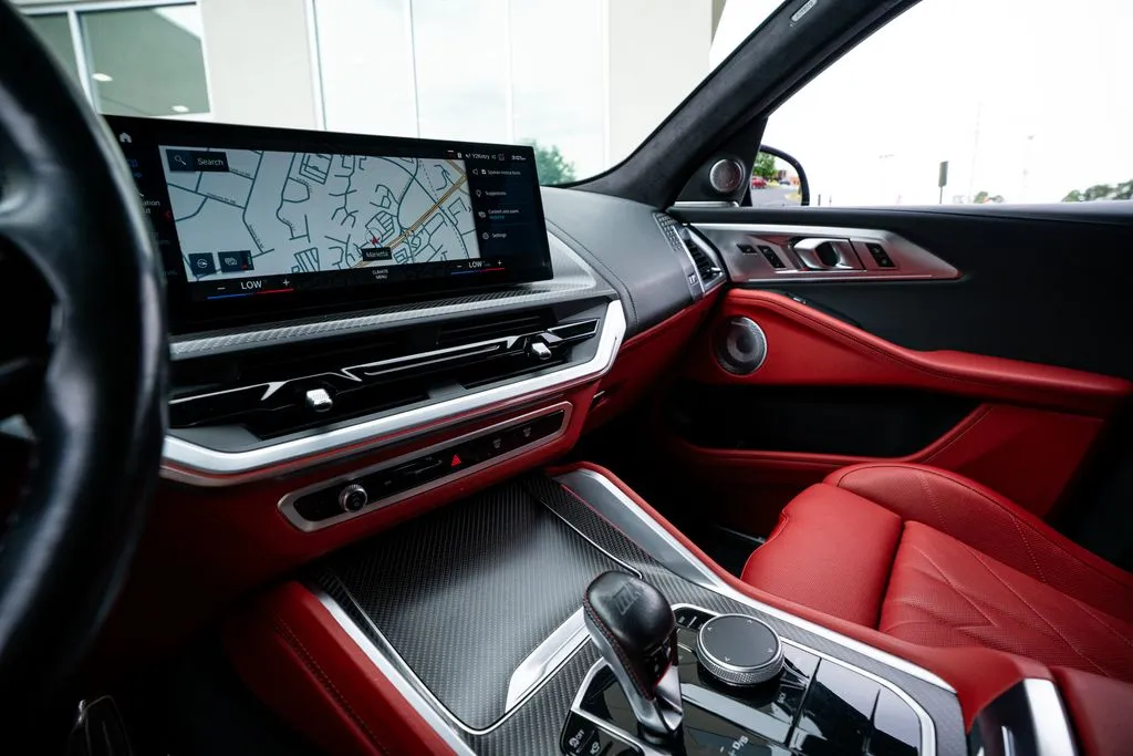 BMW XM photo 38