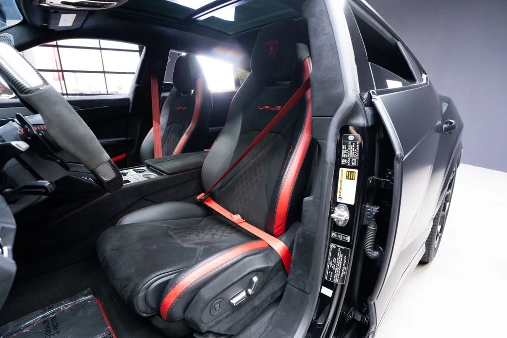 Lamborghini Urus photo 28