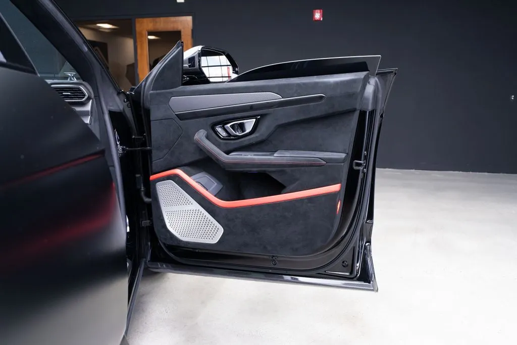 Lamborghini Urus photo 42