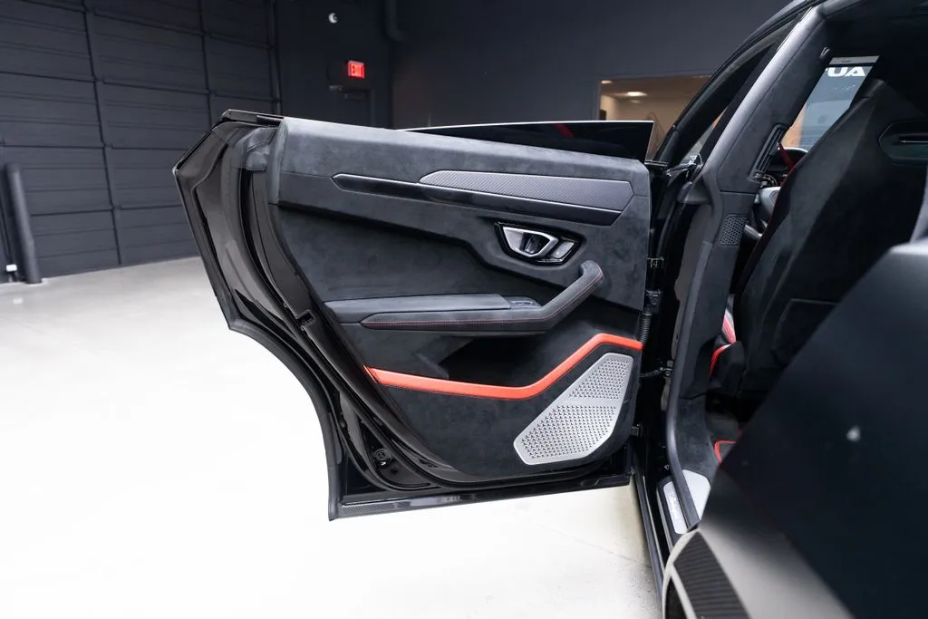 Lamborghini Urus photo 49