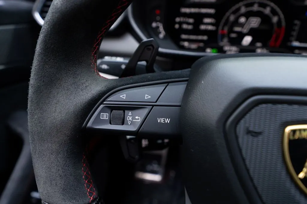 Lamborghini Urus photo 35