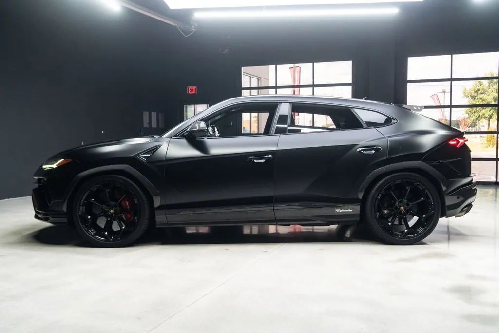 Lamborghini Urus photo 23