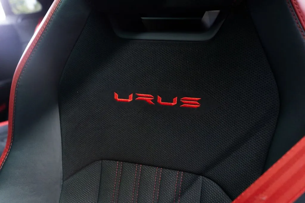 Lamborghini Urus photo 29