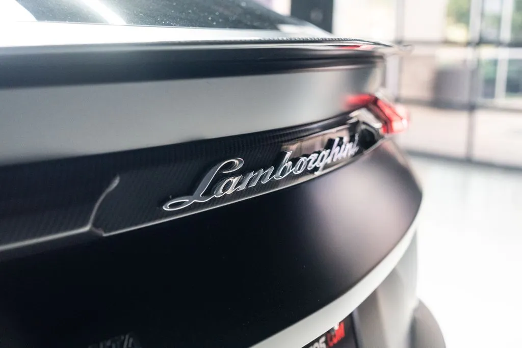 Lamborghini Urus photo 20
