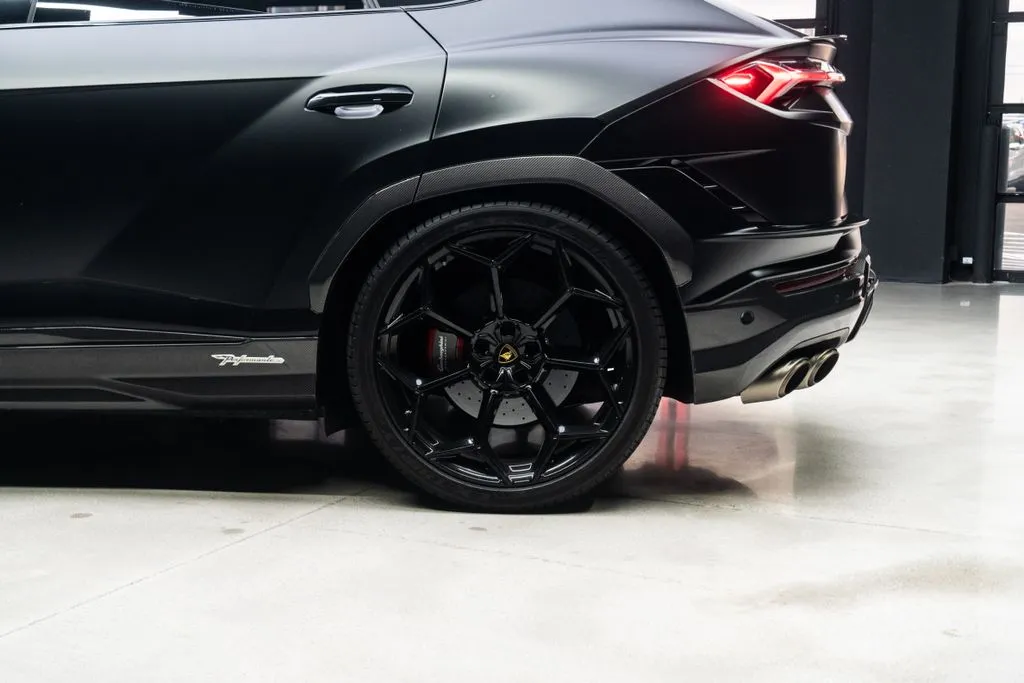 Lamborghini Urus photo 22