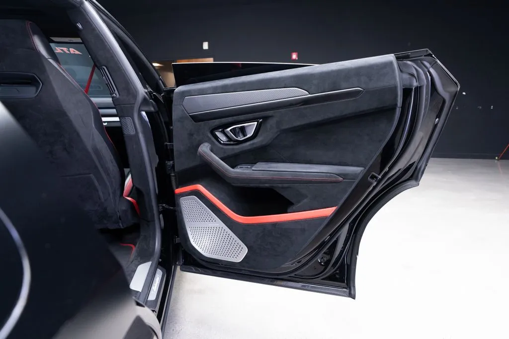 Lamborghini Urus photo 46