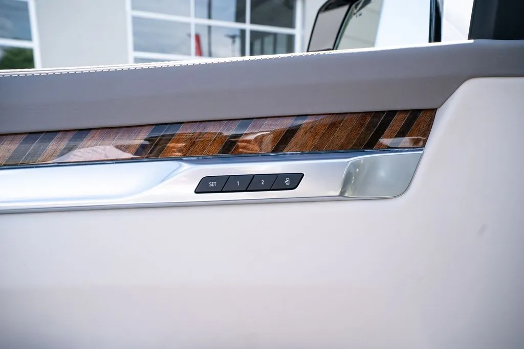 Cadillac Escalade photo 27