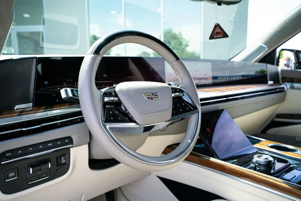 Cadillac Escalade photo 30