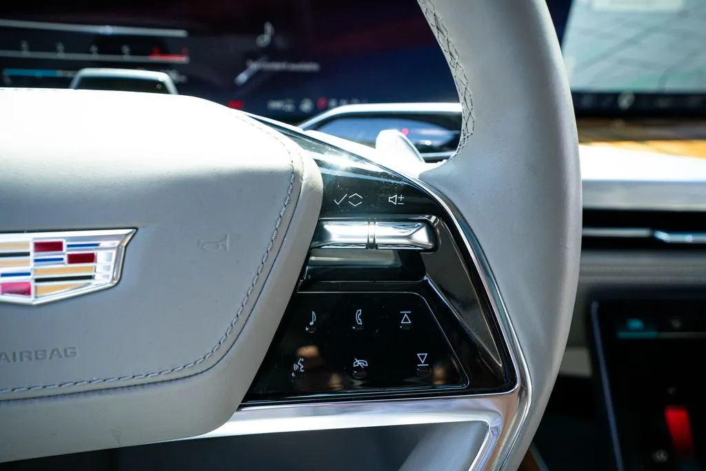 Cadillac Escalade photo 36