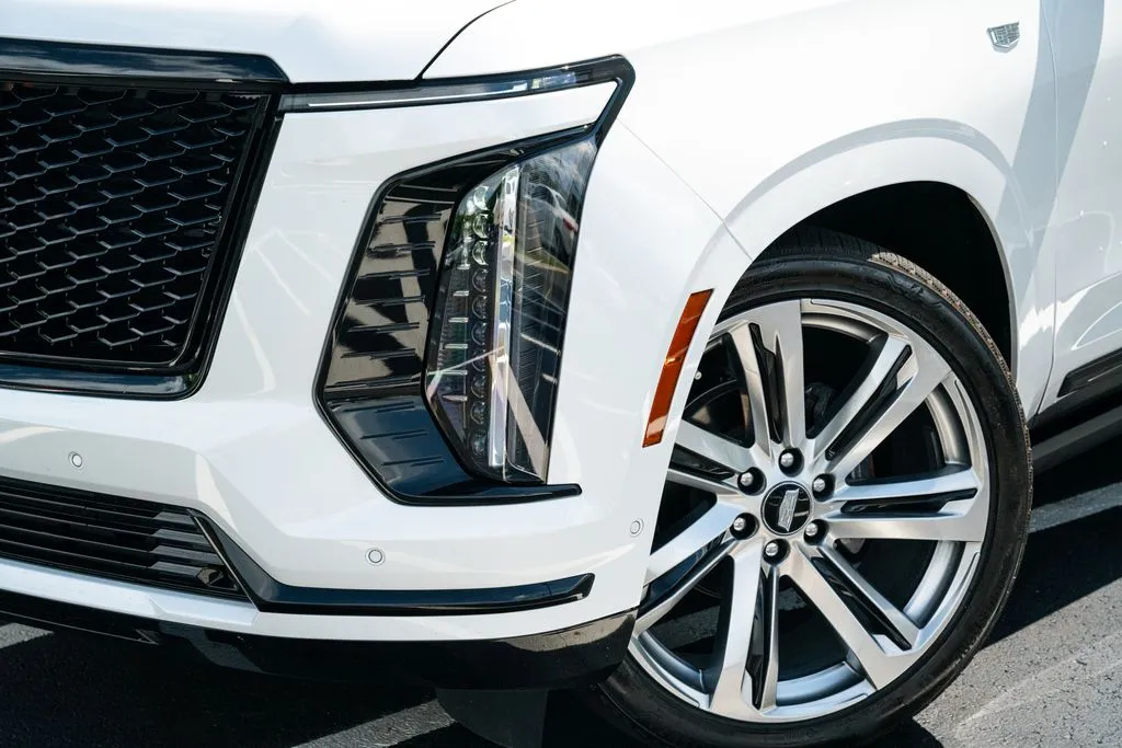 Cadillac Escalade photo 3