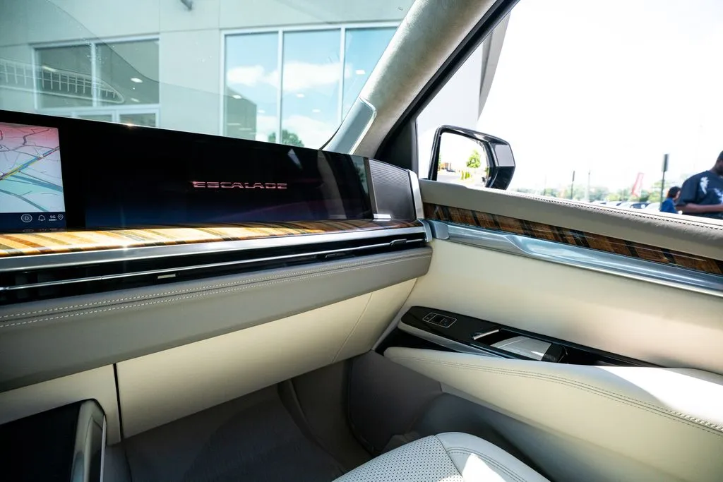 Cadillac Escalade photo 44