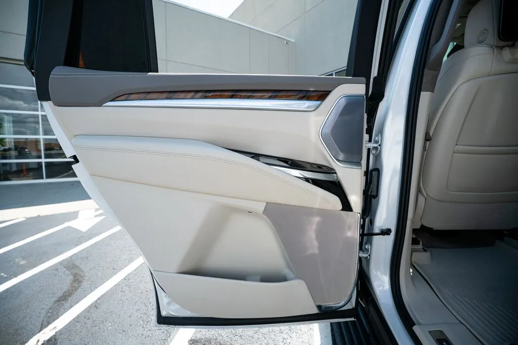 Cadillac Escalade photo 46