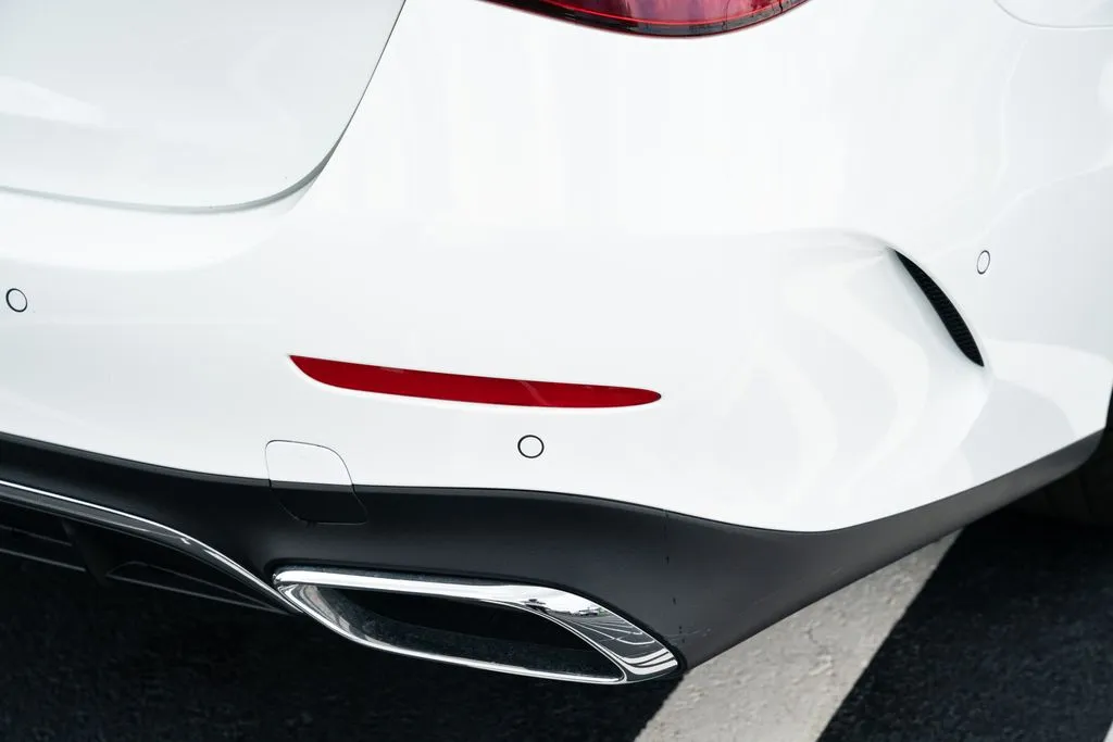 Mercedes-Benz E-Class photo 17