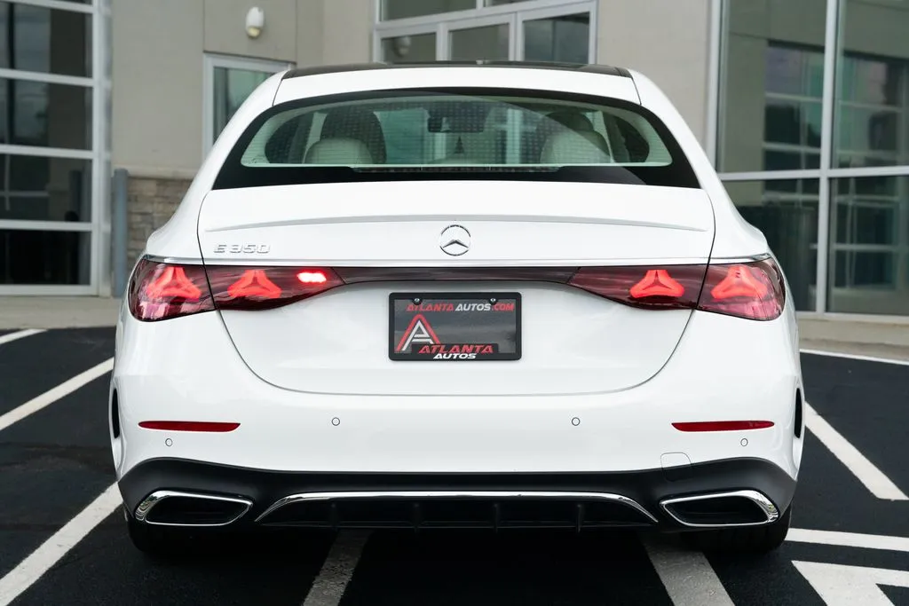 Mercedes-Benz E-Class photo 18