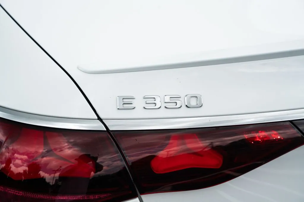 Mercedes-Benz E-Class photo 22