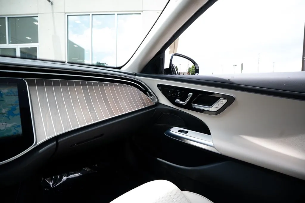 Mercedes-Benz E-Class photo 45