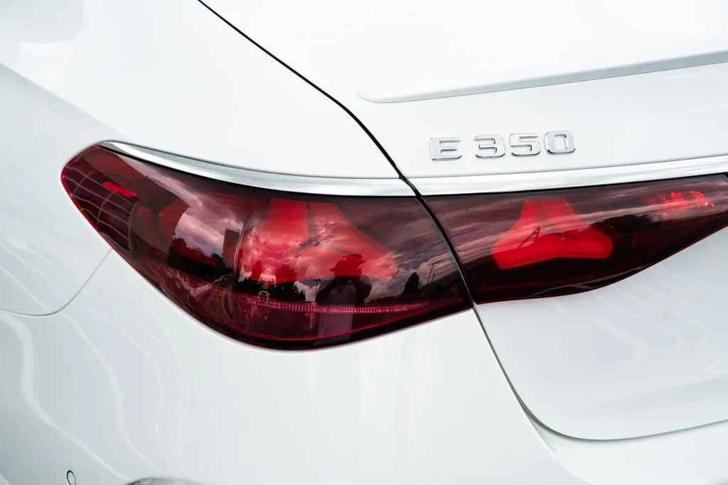 Mercedes-Benz E-Class photo 21