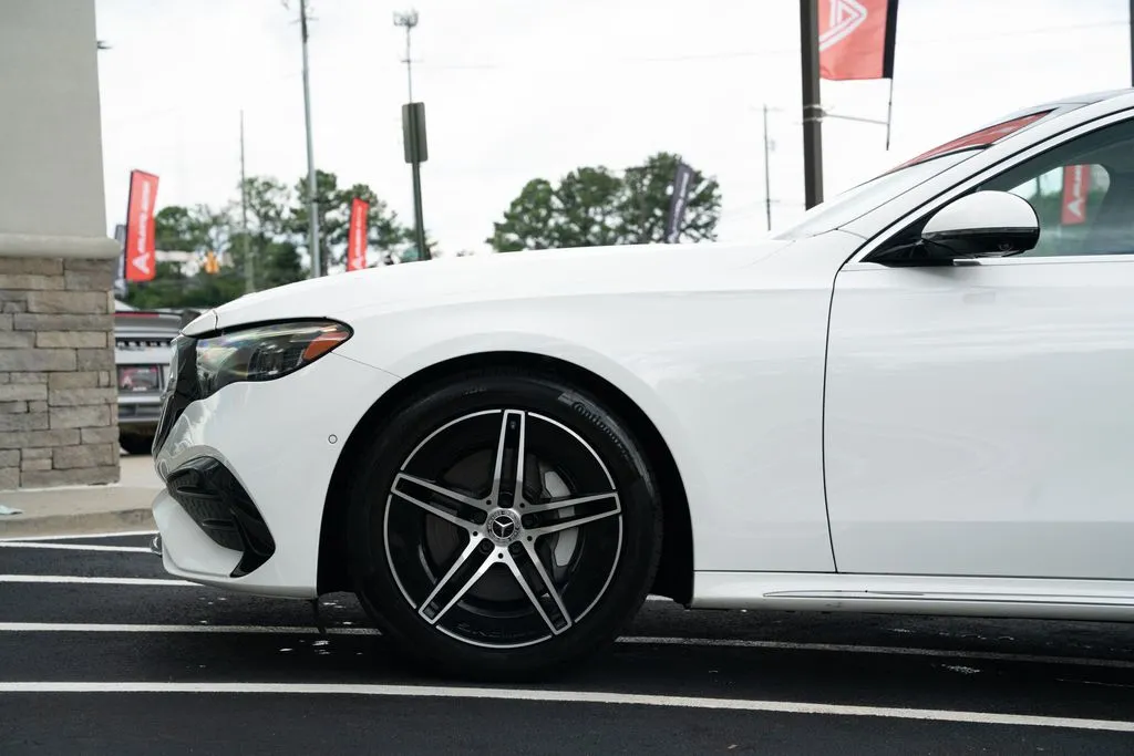 Mercedes-Benz E-Class photo 25
