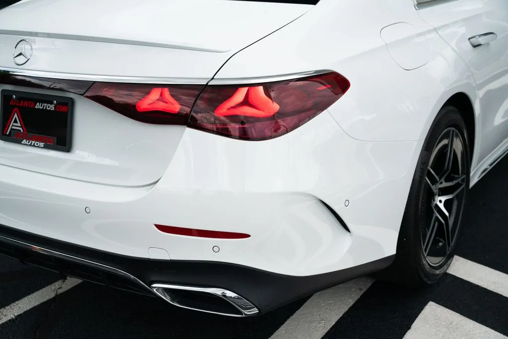 Mercedes-Benz E-Class photo 15