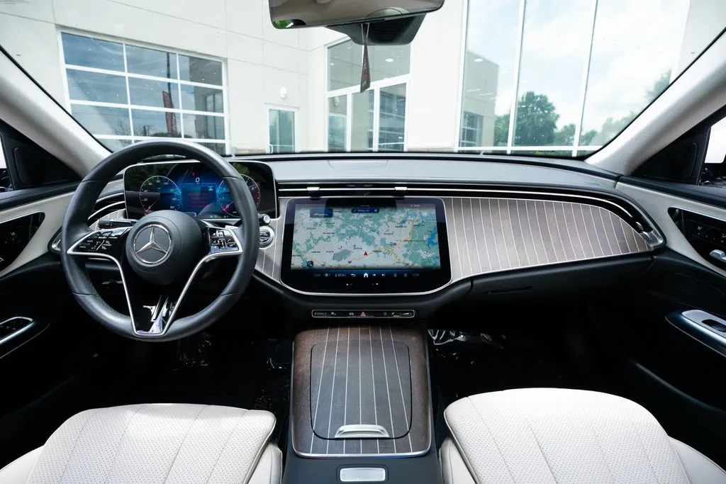 Mercedes-Benz E-Class photo 50