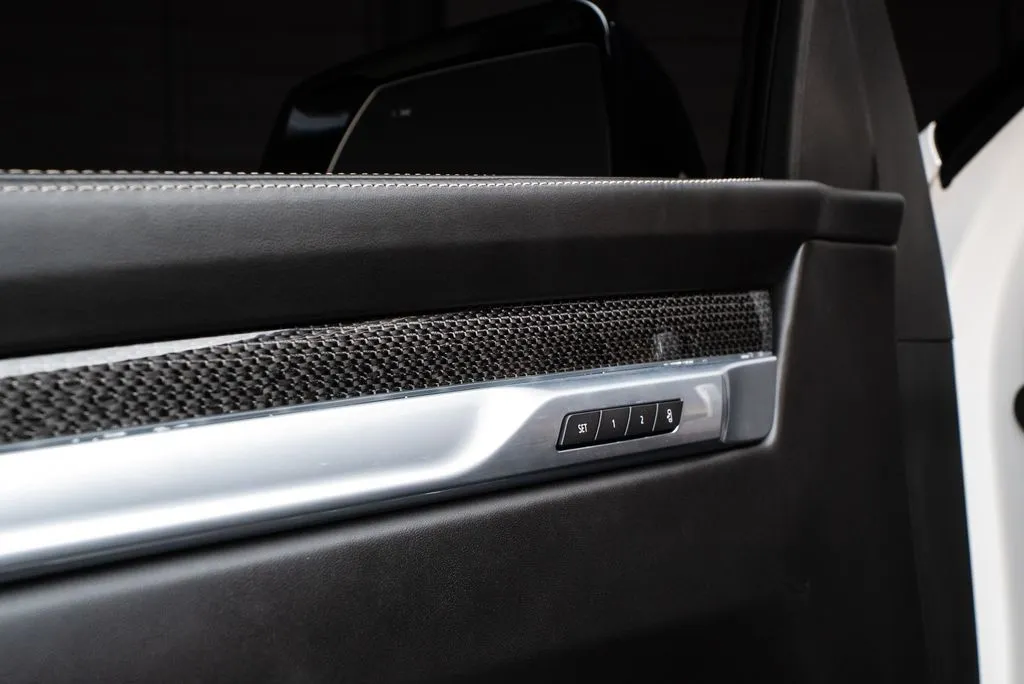 Cadillac Escalade photo 18