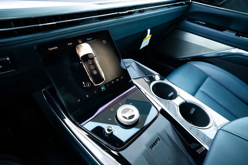 Cadillac Escalade IQ photo 40
