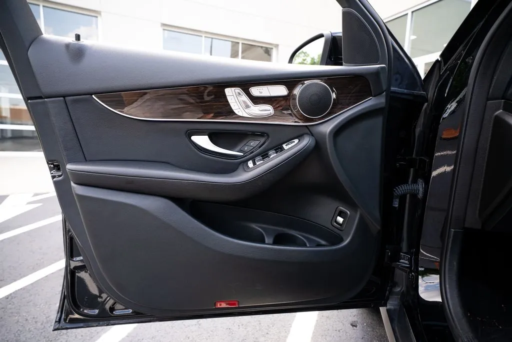Mercedes-Benz GLC photo 26
